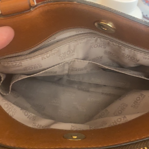 Michael Kors purse - Picture 7 of 16